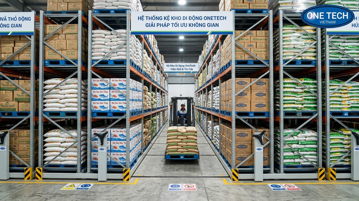 Kệ kho di động Đồng Tháp trong kho nông sản và hàng pallet