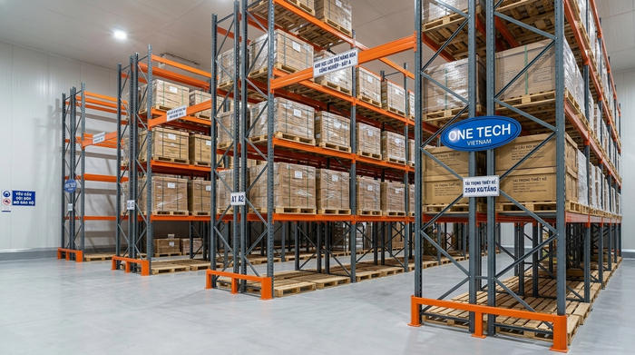 Kệ Selective tiếp cận 100 phần trăm pallet Kệ Selective trong kho hàng Đồng Tháp
